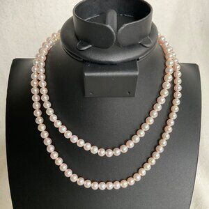 Like NU Mikimoto 5.5-6mm long AKOYA Pearls Necklace w/ cute pink travel case